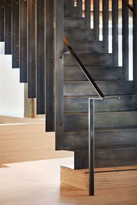 Modern Stair Design: Continuous + Crazy Cool - Studio MM Architect