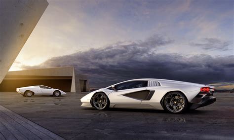 Lamborghini Countach LPI800-4 Debuts [w/video] - Double Apex