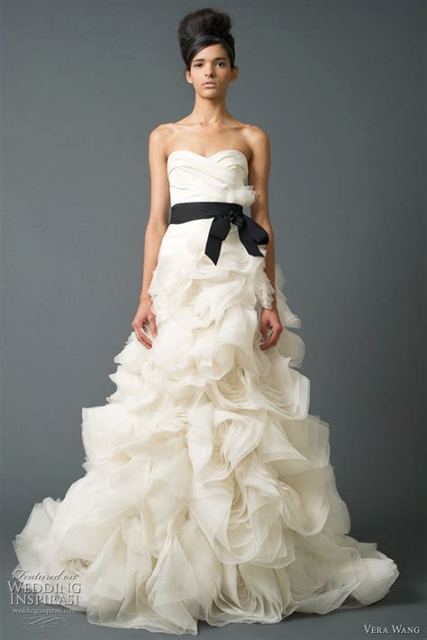 Vera Wang Wedding Dresses Fall 2011 Bridal Collection | Wedding Inspirasi