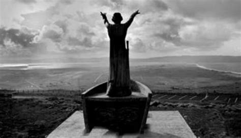 ANGER AS THIEVES STEAL MANANNÁN MAC LIR STATUE: ‘IT WILL BRING THEM BAD LUCK’ – Derry Daily