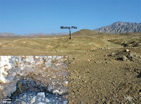 Field photographs of outwash deposits in a wide plain (area: 0.5 km 2 ...