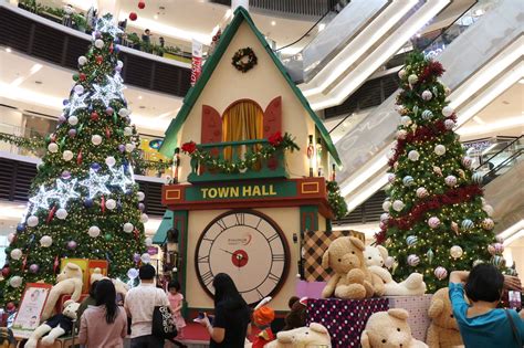 Here's How 15 Shopping Malls In Malaysia Have Decked Out Their Halls For Christmas 2017