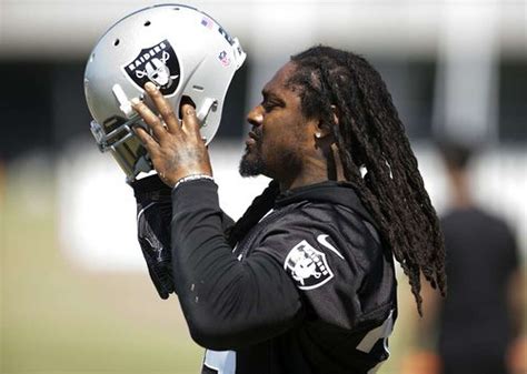 Report: Raiders running back Marshawn Lynch intends to retire