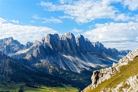 Mountains and Trees · Free Stock Photo