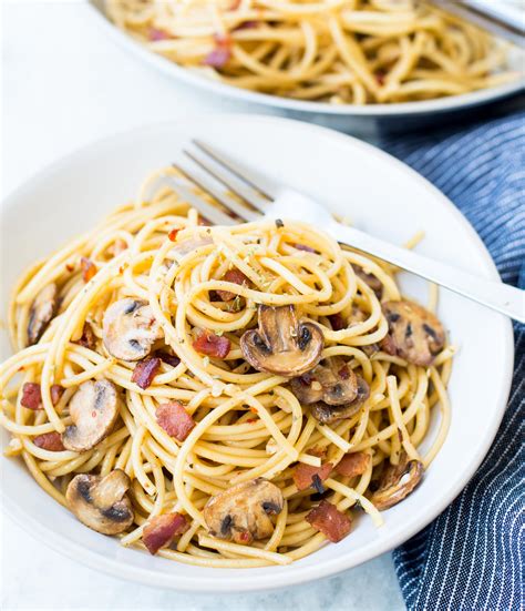 Garlic Mushroom Spaghetti With Bacon - The flavours of kitchen