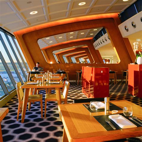 8 Incredible Airport Lounges And How To Access Them