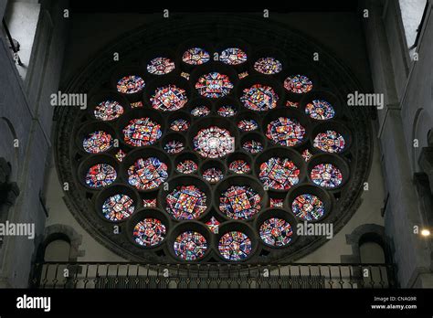 The rose window st albans cathedral hi-res stock photography and images - Alamy