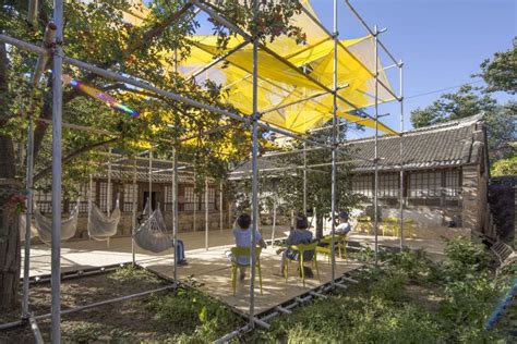 Espaços públicos com andaimes: uma alternativa em situações de emergência | ArchDaily Brasil