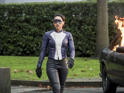 The Flash: Iris Gets Speedster Powers And A Costume In Episode 416 ...