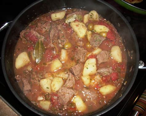 www.fitfoodbyal.com: Carne con Papas (Cuban meat and potatoes)