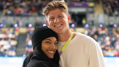 Hunter Woodhall celebrates record-breaking 100m win with wife Tara ...