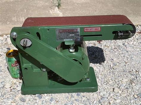 Central Machinery 4" Belt / 6" Disc Sander - Delaware Auction Center