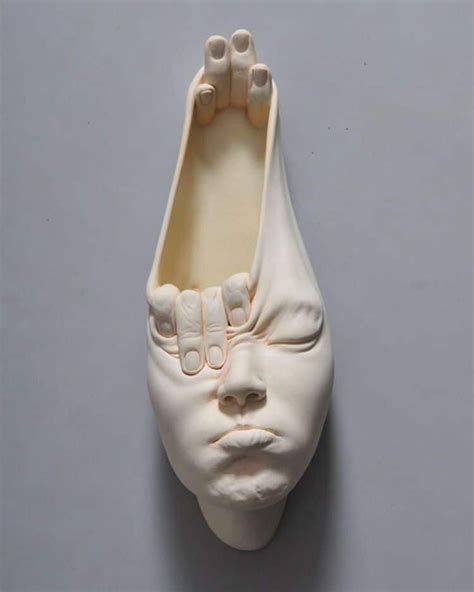 Exploring the Experimental and Avant-Garde Art of Surrealism | Sculptures artistiques, Sculpture ...