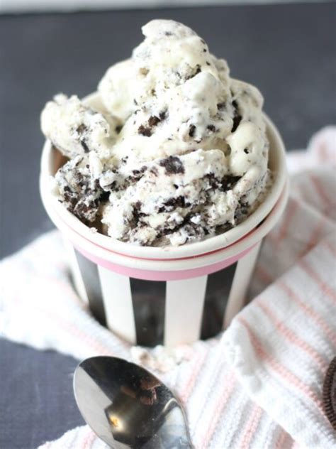 Make this Ice Cream Parlor Favorite Cookies & Cream Right at Home!