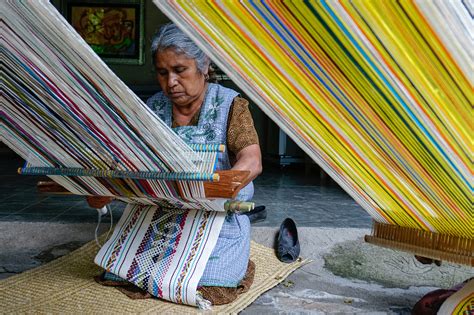 Women Weave Textiles and Tradition on Backstrap Looms