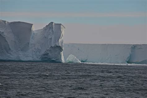 Cruising along the Ross Sea Ice Shelf – Caroline and Stephen