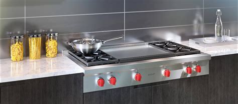 Wolf 48" Sealed Burner Rangetop - 4 Burners and Infrared Dual Griddle (SRT484DG)