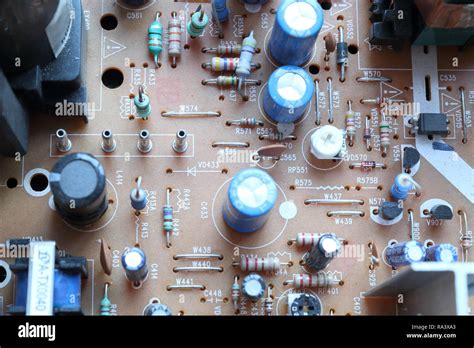 Through hole pcb components hi-res stock photography and images - Alamy