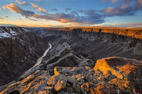 State report illustrates threat to the Owyhee Canyonlands - Owyhee ...