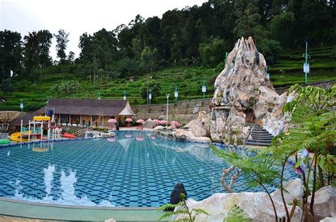 11 hot springs in Bandung and Garut where you can soak in