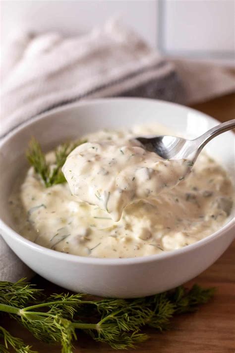 Easy Homemade Tartar Sauce - The Hungry Bluebird