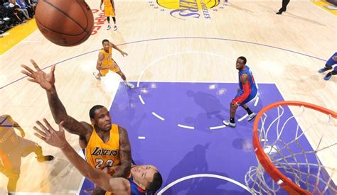 10 Things to Know: Lakers vs. Pistons (11/15/15) | NBA.com