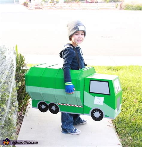 Garbage Truck Costume DIY | Last Minute Costume Ideas