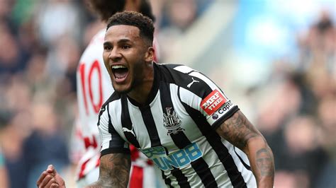 Jamaal Lascelles commits future to Newcastle after signing long-term ...