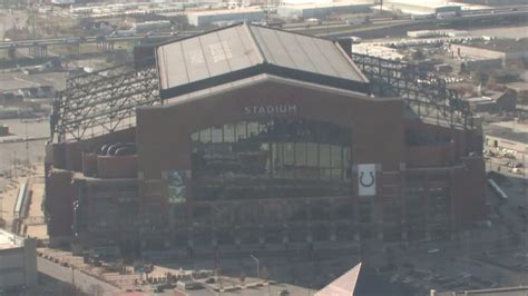 Lucas Oil Stadium roof once again closed after staying open from Sunday ...