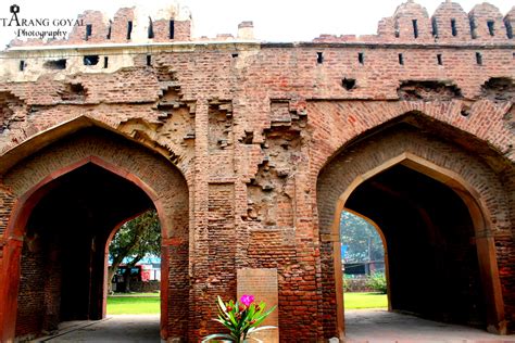 Motley Delhi: Kashmiri Gate near Kashmiri gate Station