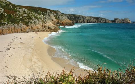 Porthcurno Cove / Cornwall / UK // World Beach Guide