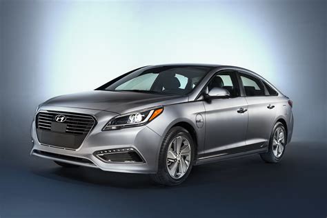 2016 Hyundai Sonata Plug-in Hybrid Delivers Class-Leading 27-Mile All-Electric Range