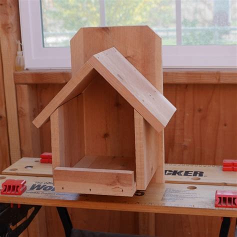 Cardinal Nesting Shelter Birdhouse Plans - Construct101