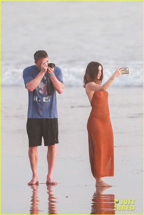 See Photos from Ben Affleck & Ana de Armas' PDA-Filled Beach Stroll in ...