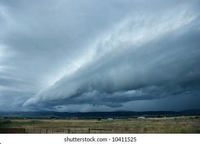 Approaching Thunderstorm Squall Line Stock Photo 10411525 | Shutterstock