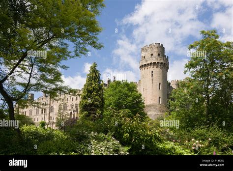 Warwick castle gardens hi-res stock photography and images - Alamy