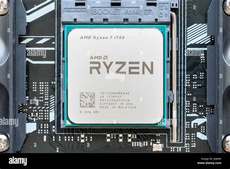 Close-up of AMD Ryzen 7 1700 CPU on motherboard Stock Photo - Alamy