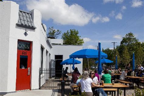 ‘Social zones’ to expand outdoor bar, restaurant service in Grand Rapids - mlive.com