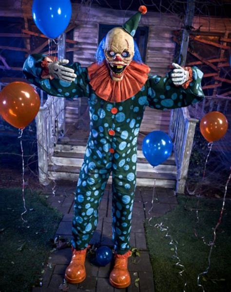 New For 2020: Peek-A-Boo Clown Animatronic From Spirit Halloween ...