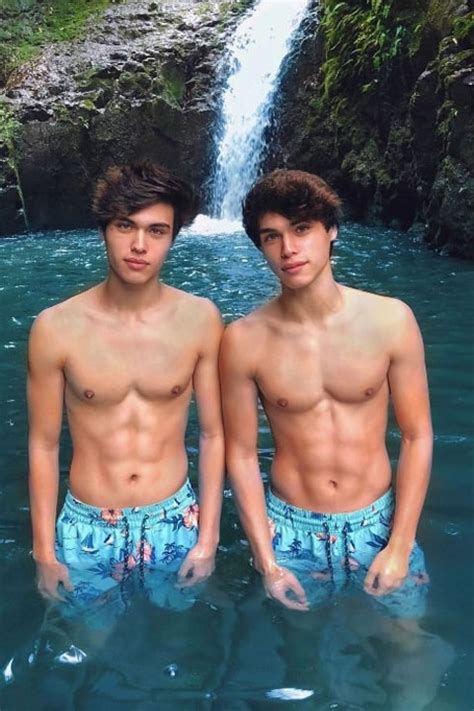 The Stokes Twins Biography, Picture & Social Accounts - Tiktok Celebrities