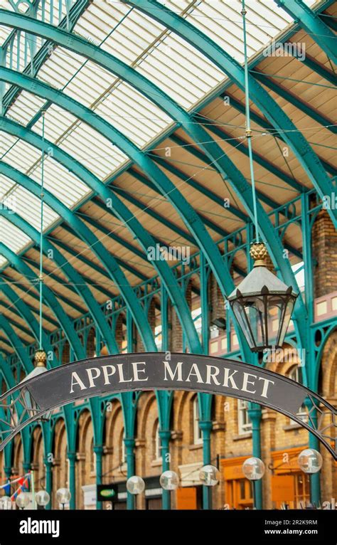Apple Market, Covent Garden, London, England, UK Stock Photo - Alamy