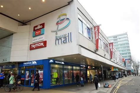 Broad Street Mall shop closed due to flooding - Get Reading