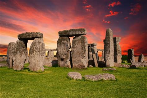 How to Visit Stonehenge - England's Prehistoric Stone Circle