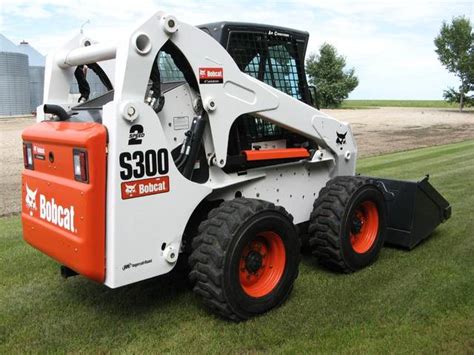 SKID STEER LOADER BOBCAT S300 - 4-Horn Industrial