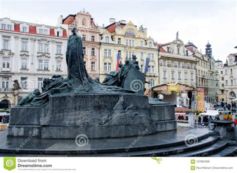 Statue of Jan Hus in Old Town Square Editorial Stock Photo - Image of ...