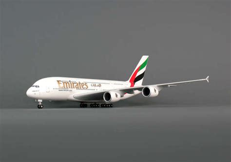 Skymarks Model Emirates Airlines A380-800 1/200 Scale with Stand and G – Acapsule Toys and Gifts