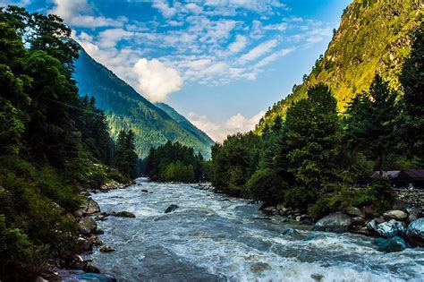 File:Parvati Valley river kasol.jpg - Wikimedia Commons