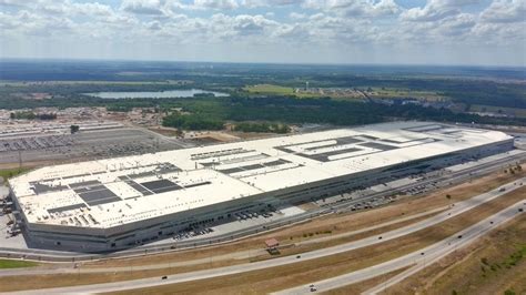 Tesla is opening its 4th Austin, TX showroom