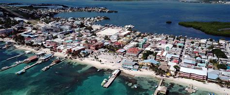 2 Liveaboards in Ambergris Caye, Belize - LiveAboard.com