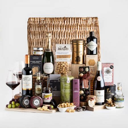 Christmas Hampers 2021 | Free UK Delivery | hampers.com